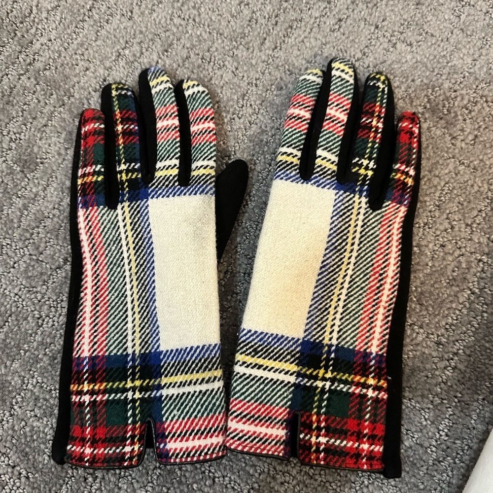 NWOT Charlie Paige Women’s Plaid Wool Touchscreen Gloves OS - Picture 4 of 6